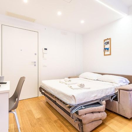 Central & Elegant Room Near The Station Bari Exterior photo