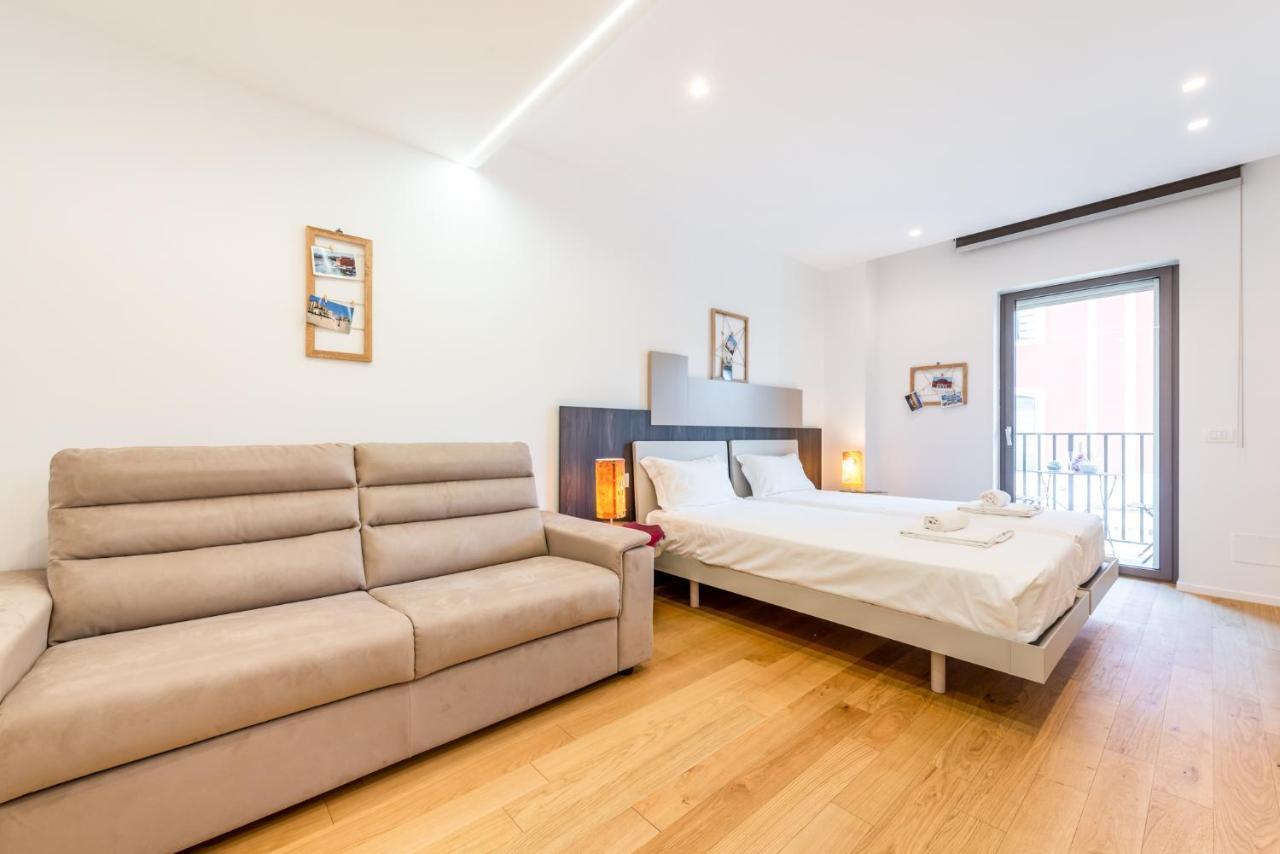 Central & Elegant Room Near The Station Bari Exterior photo